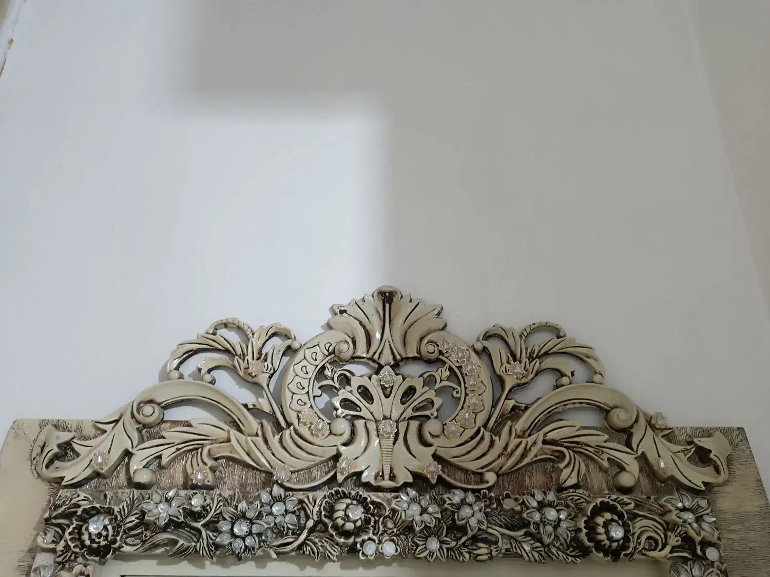 اینه|آینه|رباط‌کریم, رباط‌کریم|دیوار