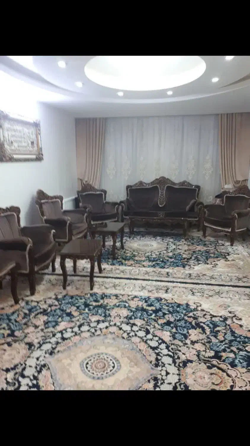 مبل ۹ نفره|مبلمان خانگی و میز عسلی|قم, منبع آب|دیوار