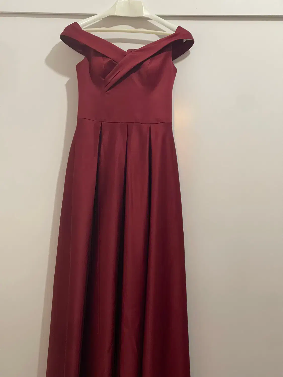 لباس مجلسی|لباس|سلماس, |دیوار