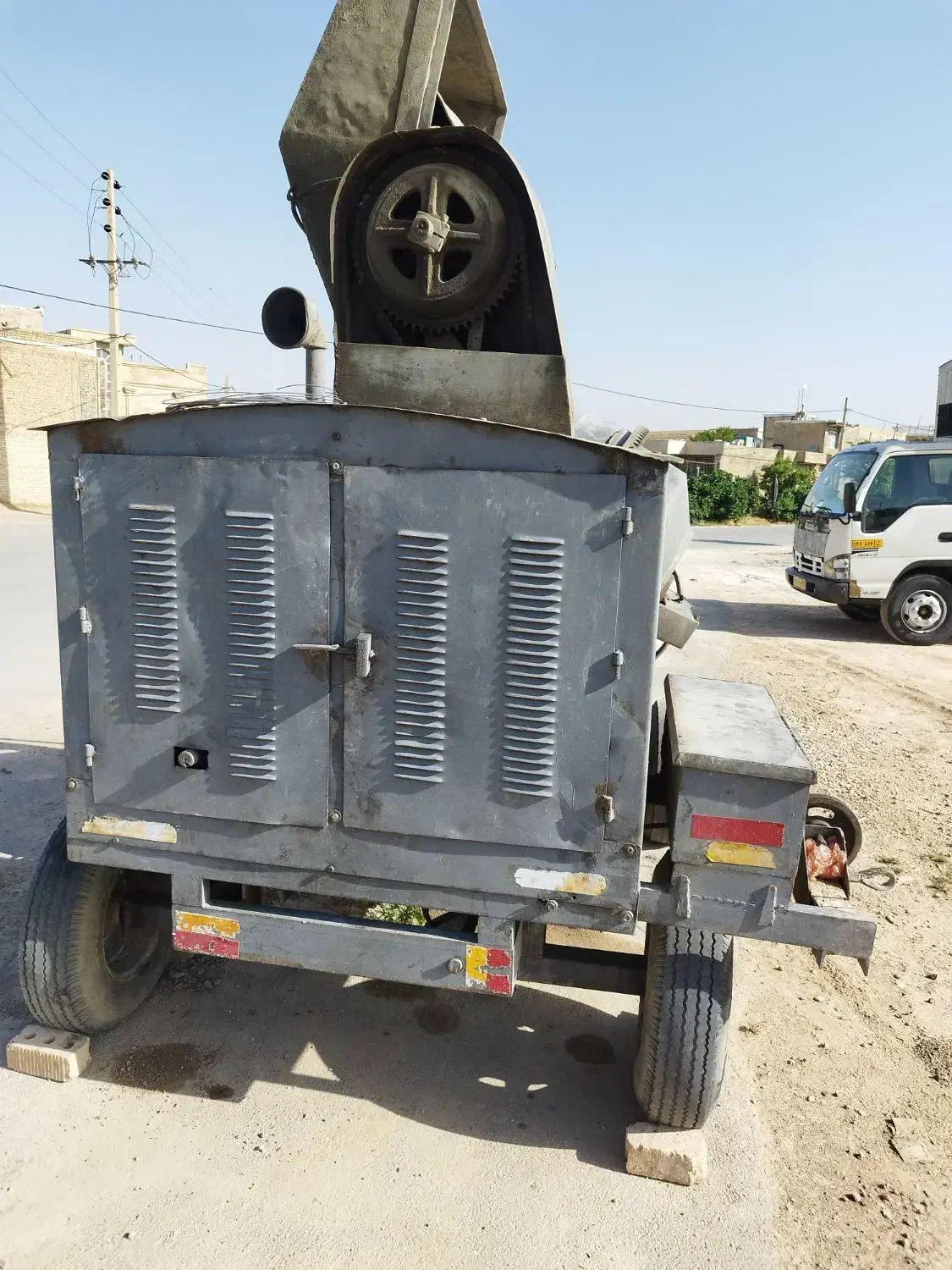 خلاطه دزدیده شده|اشیا|شیراز, فرگاز|دیوار