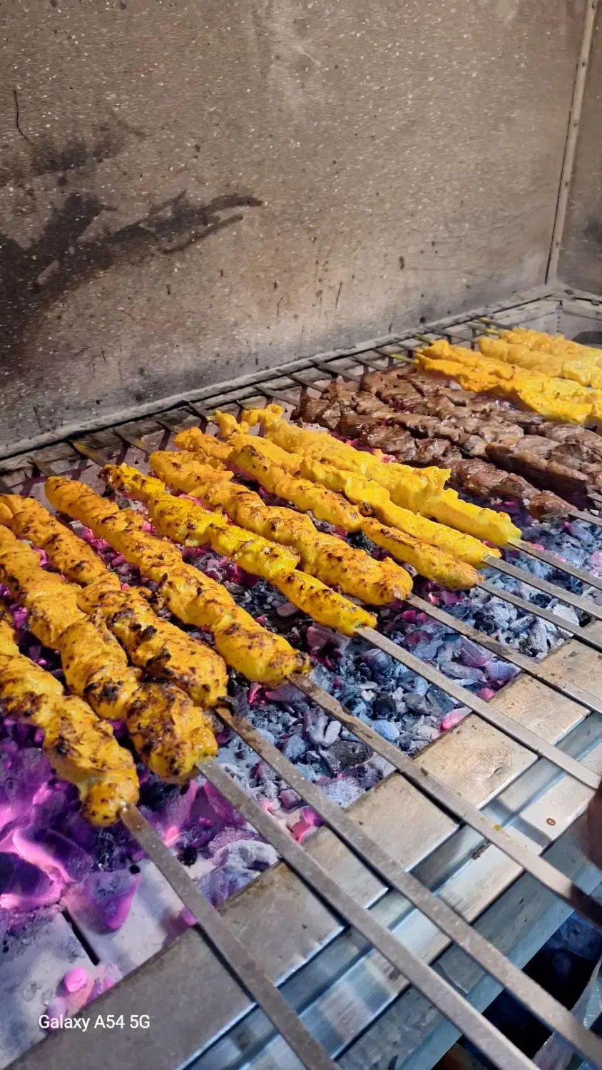 واگذاری نان داغ کباب داغ|اجارهٔ مغازه و غرفه|برخوار, |دیوار