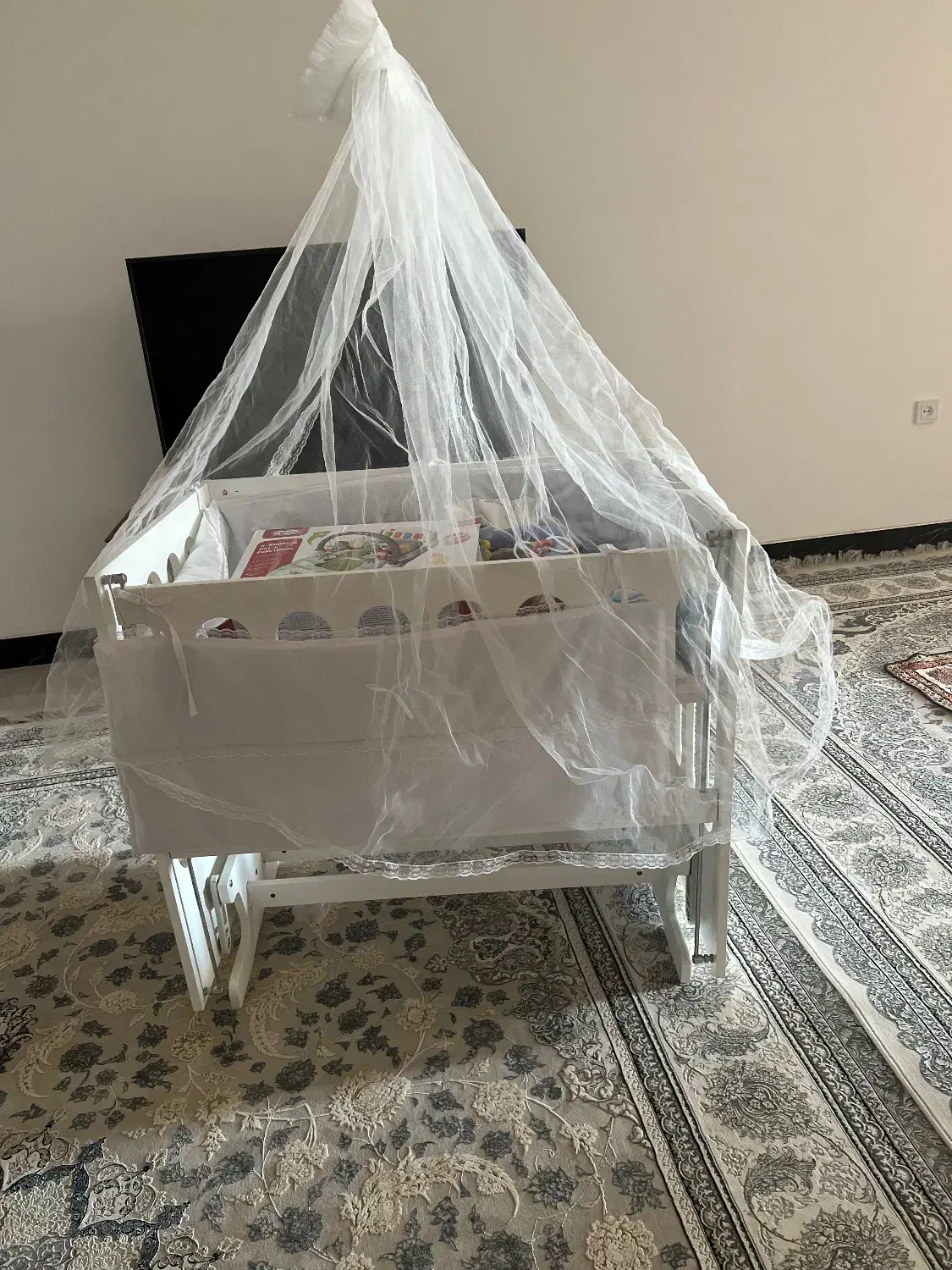 گهواره|تخت و صندلی بچه|یزد, |دیوار