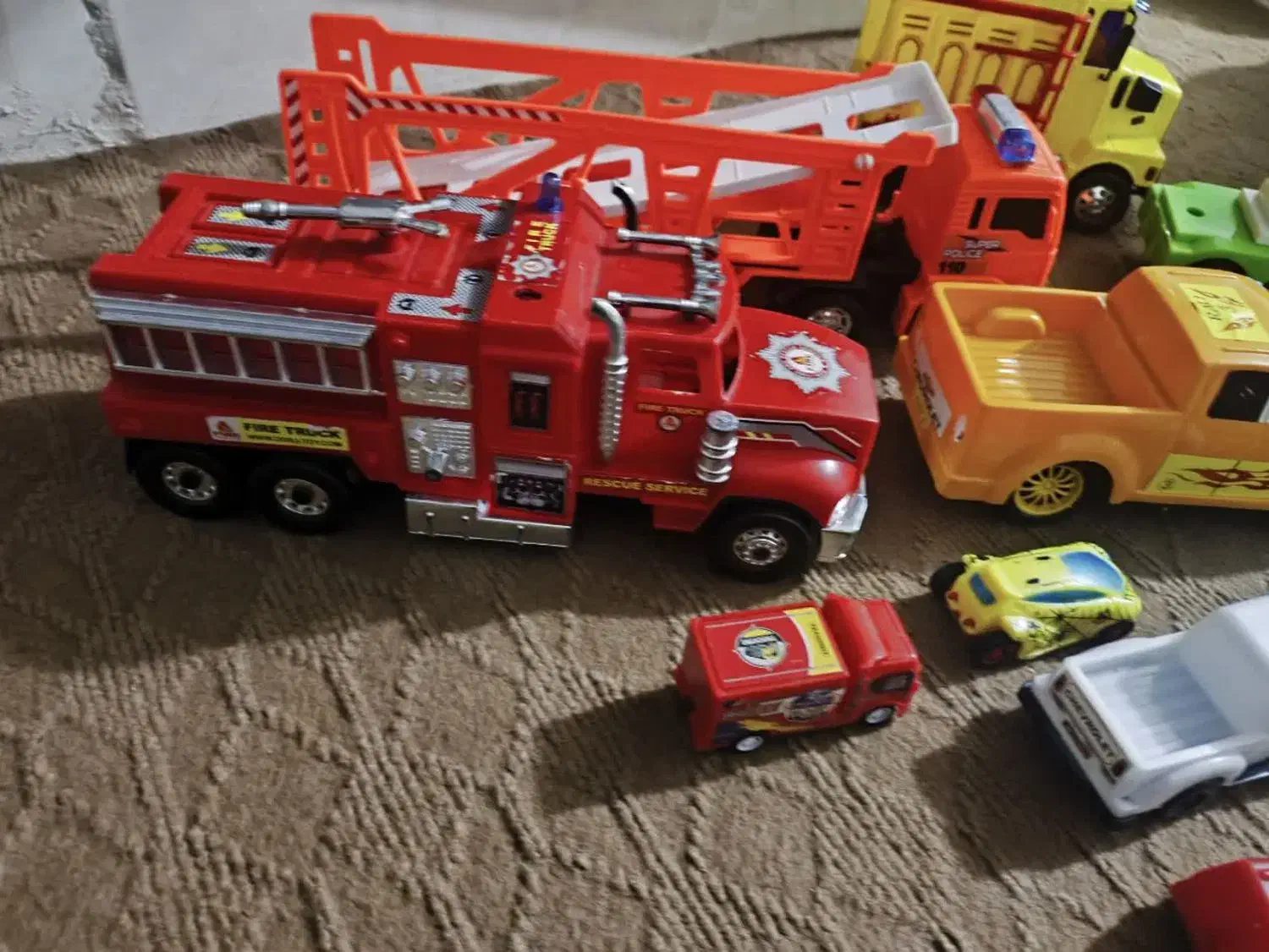 اسباب بازی|اسباب‌‌بازی|قم, باغ شریفی|دیوار