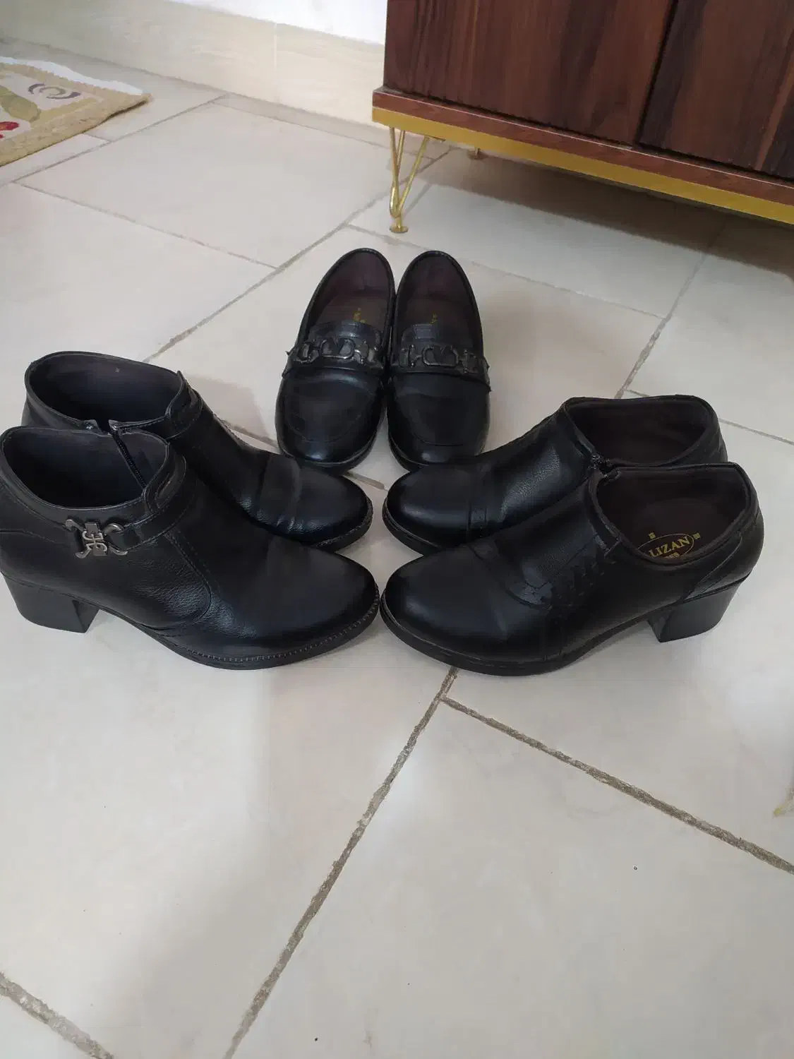 کفش|کیف، کفش، کمربند|ساوه, |دیوار