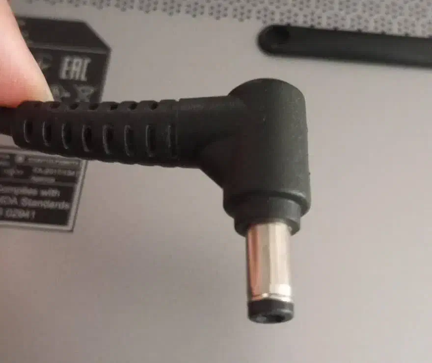 آداپتور لپ تاپ سرفیش نرمال 19V - 6.32A|قطعات و لوازم جانبی رایانه|بندرعباس, |دیوار