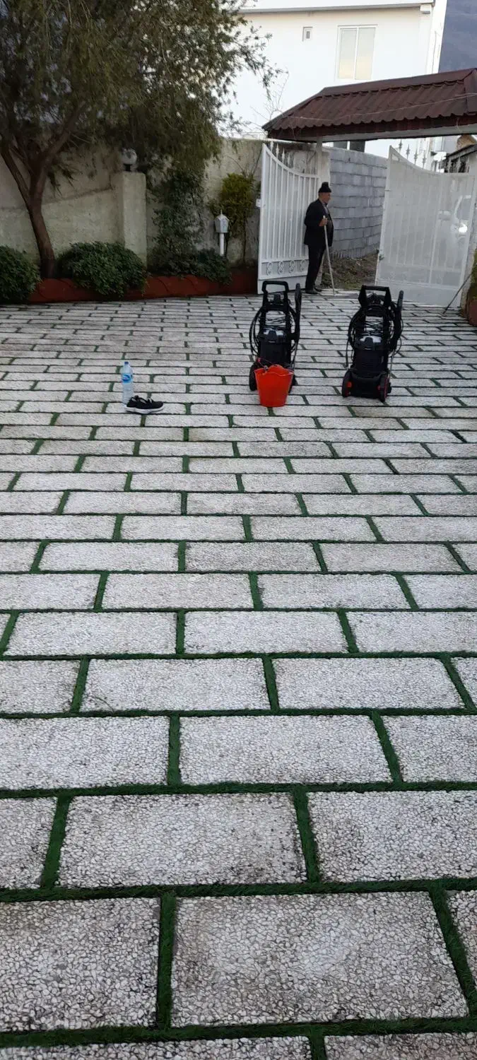 شستشوی محوط حیاط با دستگاه واتر جت|خدمات نظافت|نوشهر, |دیوار