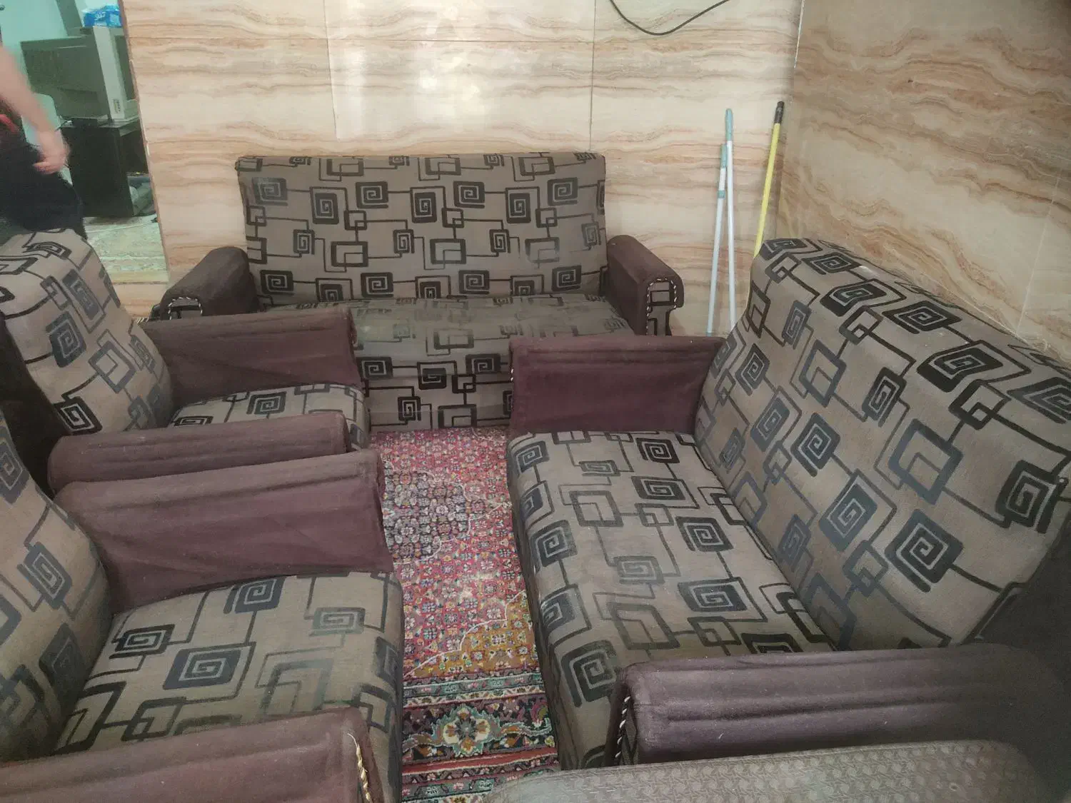 مبل هفت نفره کاملا سالم|مبلمان خانگی و میز عسلی|رشت, جماران|دیوار