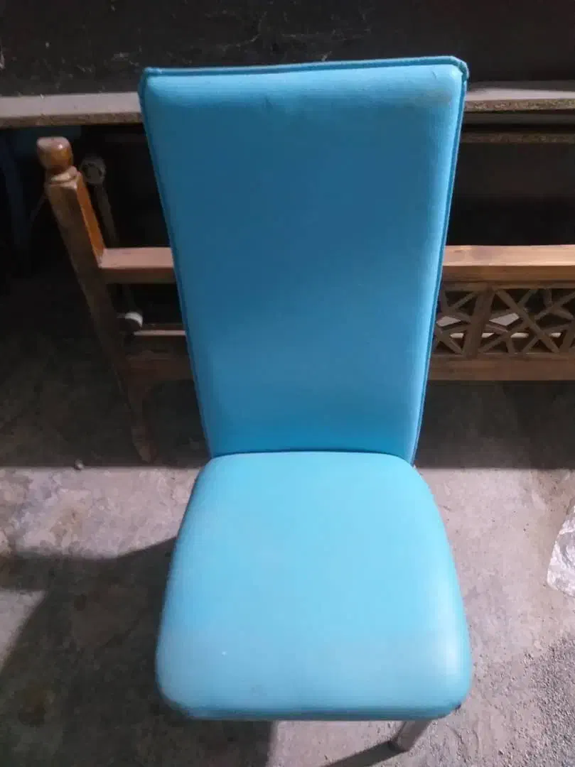 صندلی بدونِ میز سالم بسیارتمیز|صندلی و نیمکت|گرگان, |دیوار