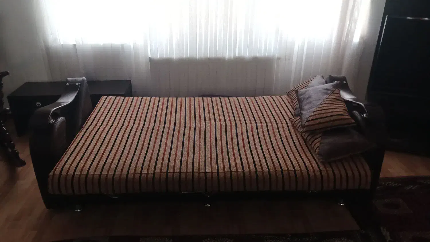 مبل  ۸ نفره تخت خواب شو|مبلمان خانگی و میز عسلی|گنبد کاووس, |دیوار