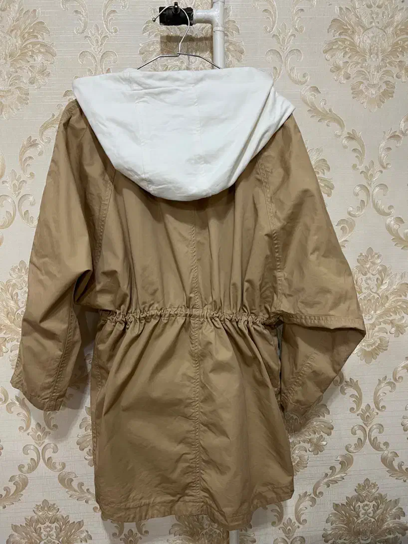 بارونی خارجی در حد نو|لباس|لاهیجان, شیخ زاهد|دیوار