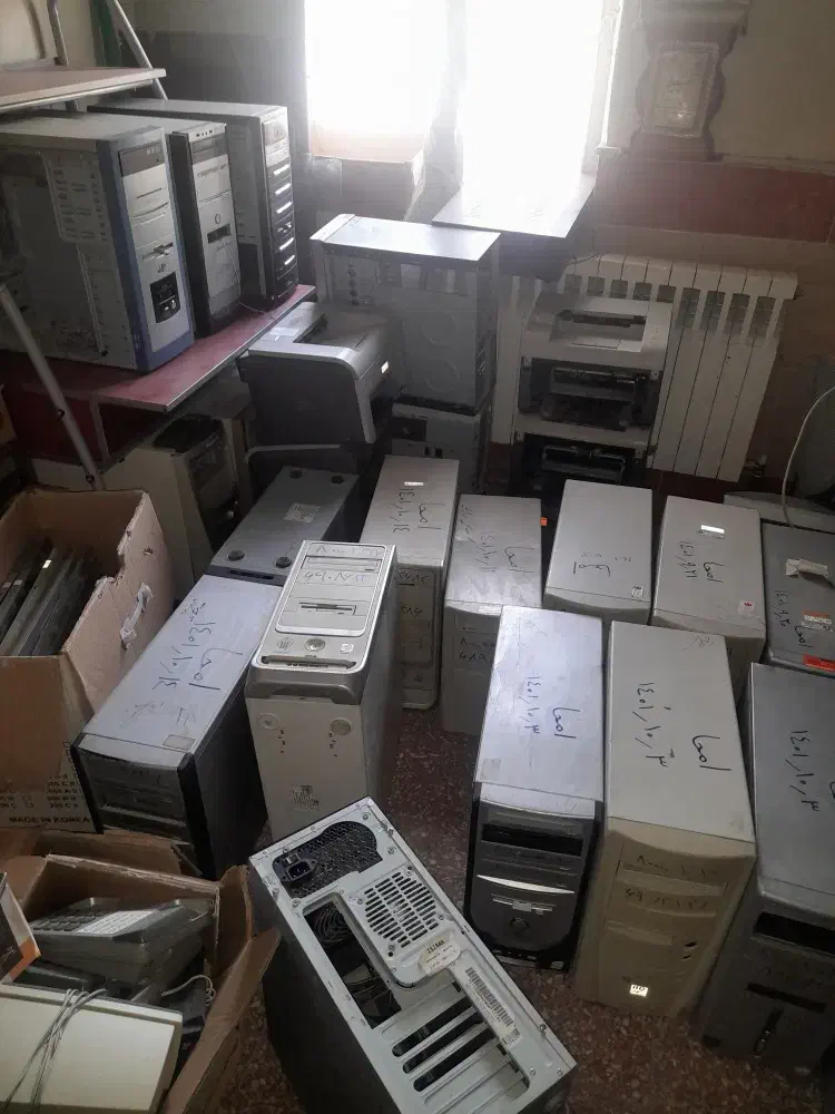 کیس مانیتور|رایانه رومیزی|رباط‌کریم, رباط‌کریم|دیوار