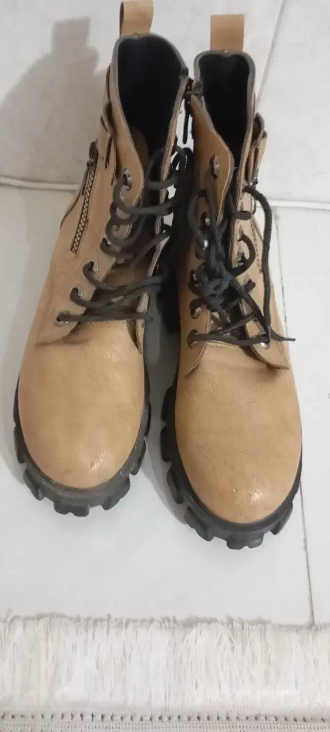 دوجفت کفش نو|کیف، کفش، کمربند|اصفهان, ناصرخسرو|دیوار