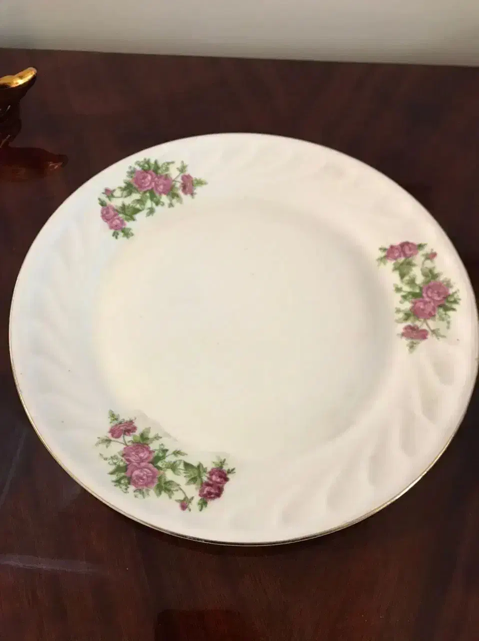 گلسرخی با قدمت بالای ۷۰ سال بدون لب پر بودن|ظروف سرو و پذیرایی|ری, شهرری|دیوار