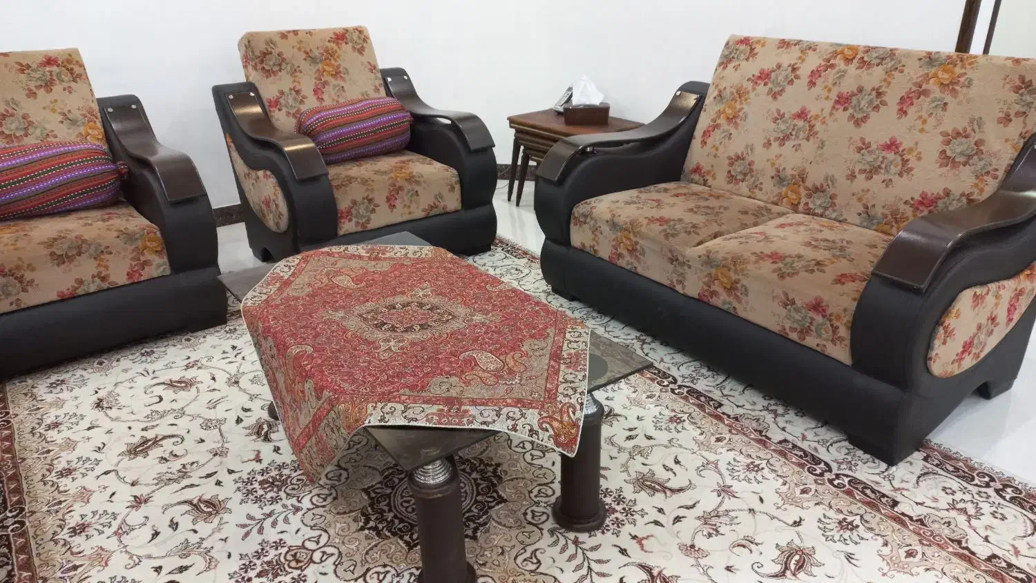 مبلمان ۷ نفره همراه با میز وسط در حد نو و سالم|مبلمان خانگی و میز عسلی|بابلسر, |دیوار