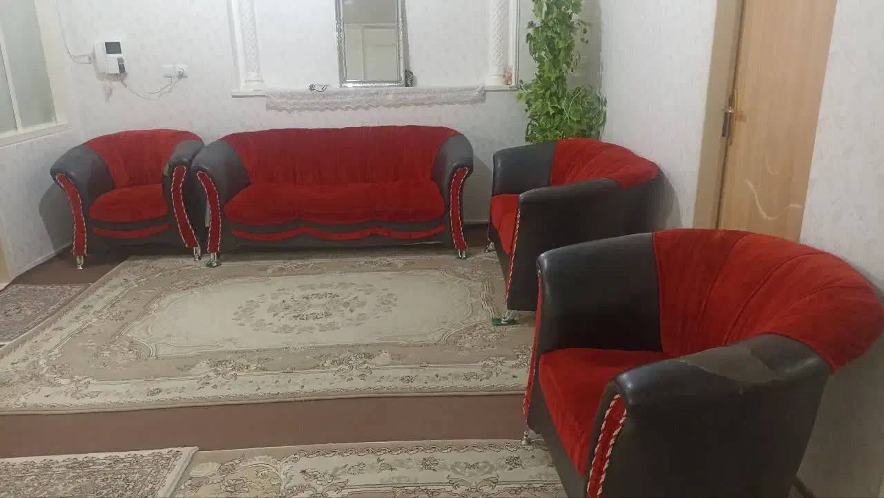 مبل تمیز|مبلمان خانگی و میز عسلی|قم, قلعه عموحسین|دیوار