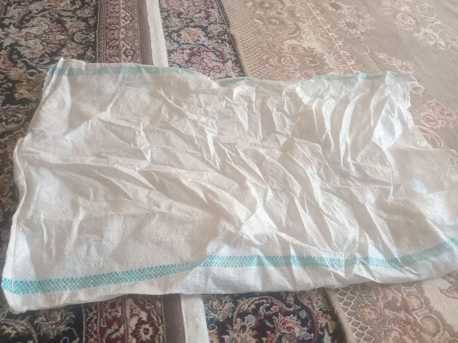 گونی|ظروف نگهدارنده، پلاستیکی، یکبارمصرف|کرمانشاه, |دیوار