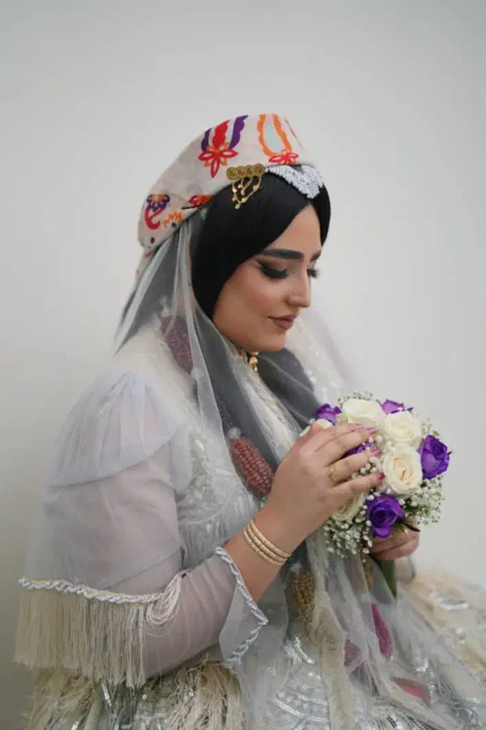 میکاپ شنیون(عکس آگهی نمونه کار خودم)|خدمات آرایشگری و زیبایی|شیراز, فضل‌آباد|دیوار