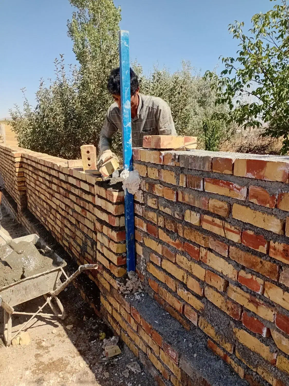 خدمات بنایی سیمان کاشی سرامیک آجرشیب بندی نما سفال|خدمات پیشه و مهارت|زنجان, |دیوار