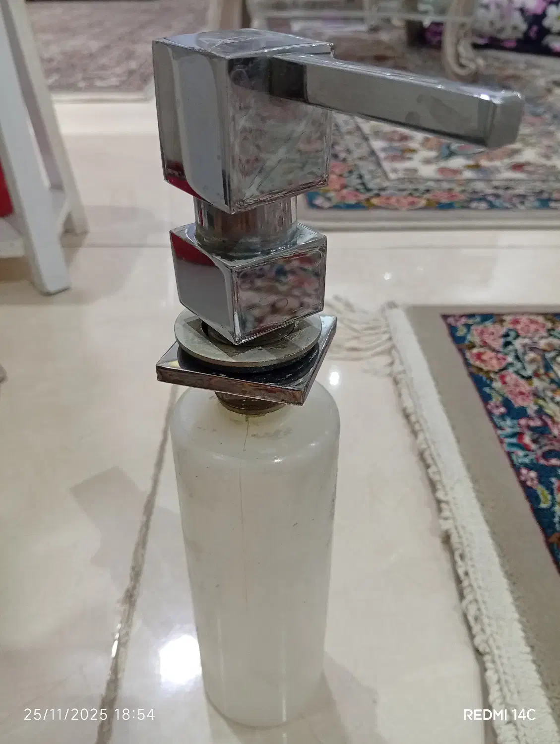 جا مایعی تو سینکی اخوان|لوازم نظافت|ری, جوانمرد قصاب|دیوار