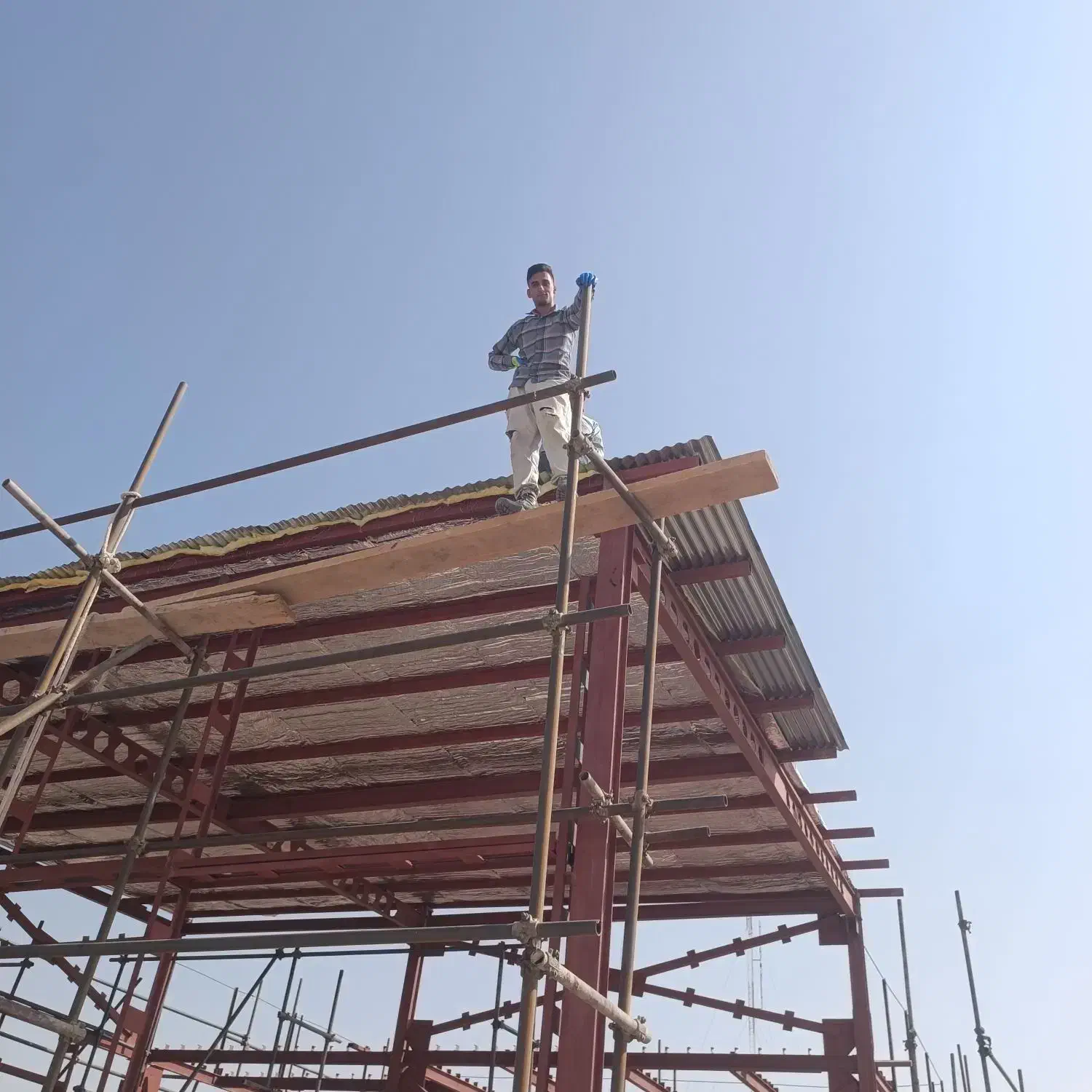 نیازمند کارگر روزمزد|استخدام معماری، عمران و ساختمانی|طبس, |دیوار