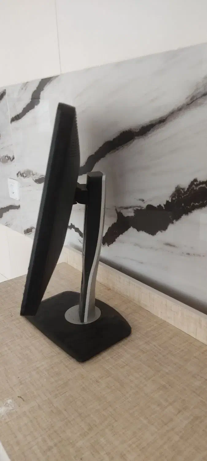 مانیتور ۲۲ اینچی hd دل|قطعات و لوازم جانبی رایانه|مراغه, |دیوار