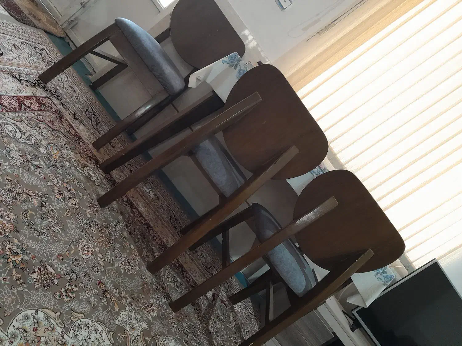 سرویس چهار نفره|میز و صندلی غذاخوری|شیراز, شیخ روزبهان|دیوار