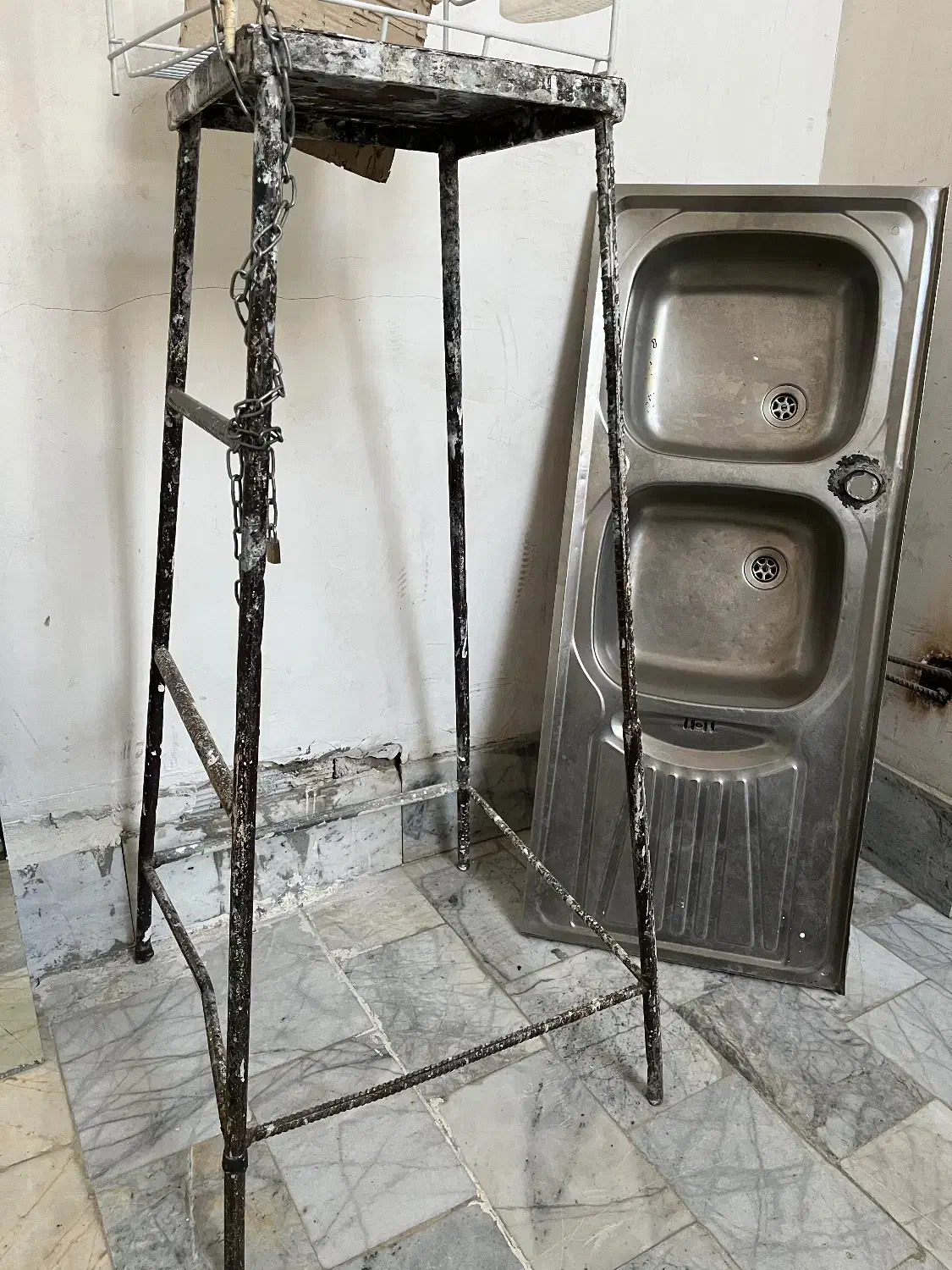 چهارپایه و سینگ ظرفشویی|مصالح و تجهیزات ساختمان|چهارباغ, |دیوار