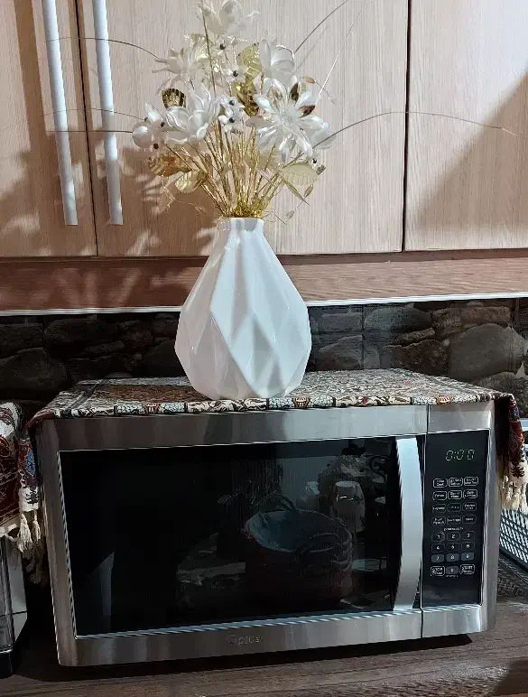 مایکروویو Gplus|اجاق گاز و لوازم برقی پخت‌وپز|شاهین‌شهر, مخابرات (شهید بهشتی)|دیوار