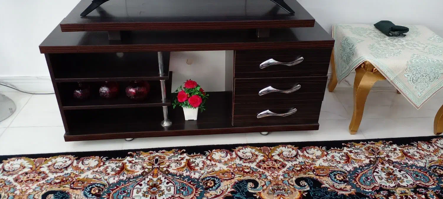 زیرتلویزیونی|میز تلویزیون|صومعهسرا, |دیوار