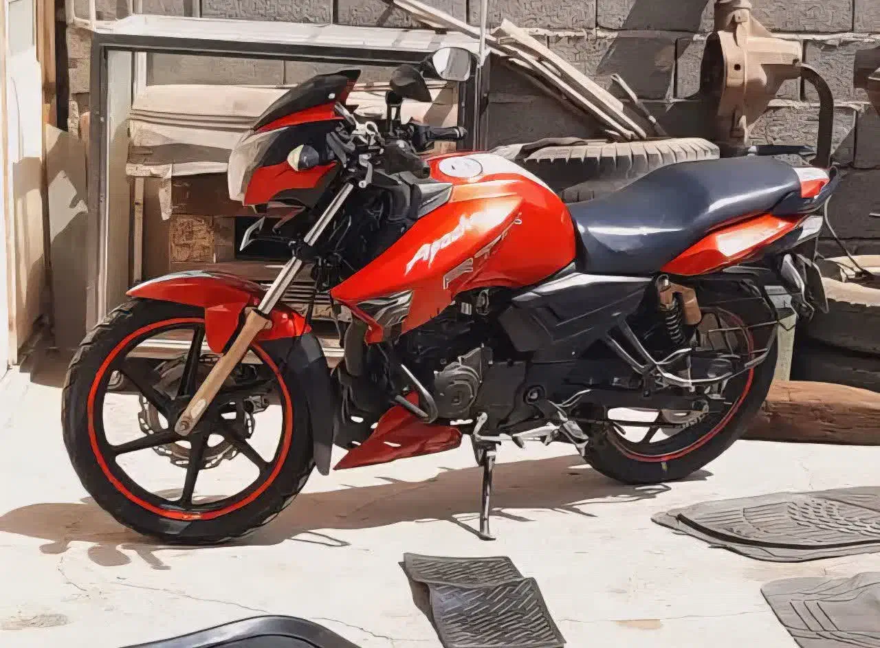 اپاچی|موتورسیکلت|بادرود, |دیوار