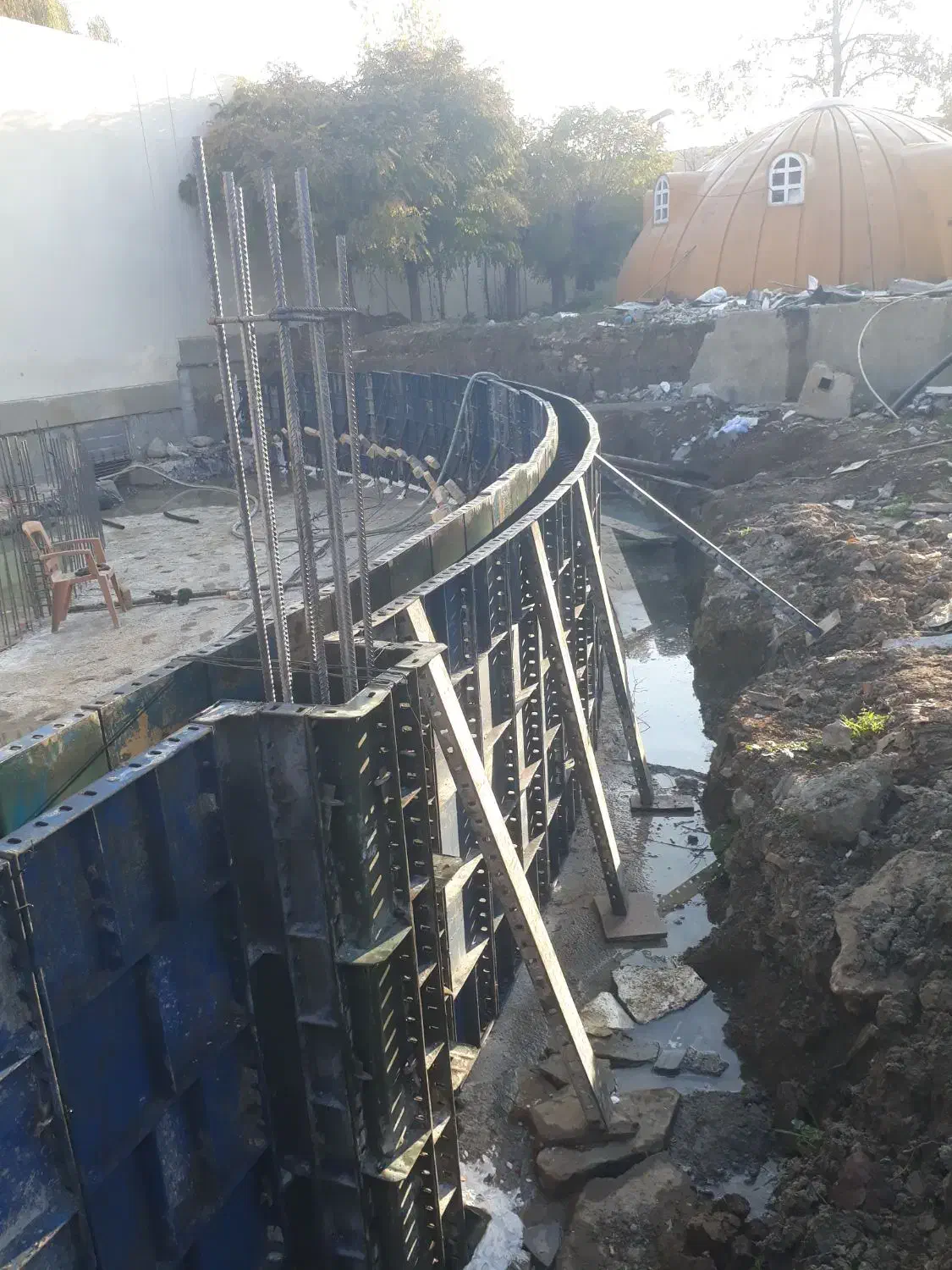 اجرای فونداسیون و اسکلت بتن استخر دیوار|خدمات پیشه و مهارت|کلاردشت, |دیوار