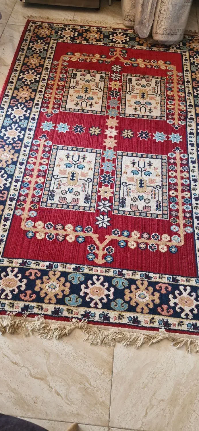 فرش بدون پارگی تمیز|فرش|کیش, |دیوار