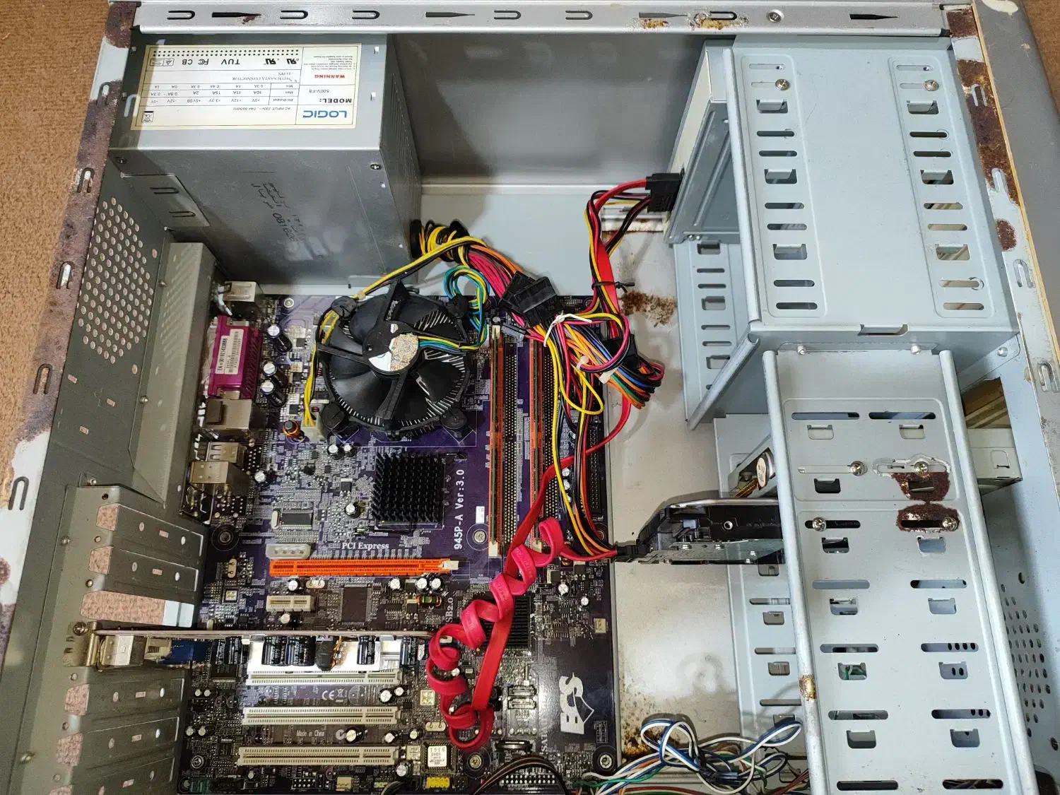 کیس کامل ۳۴۰۰ رم ۲ ddr2 هارد ۱۶۰ گرافیک ۱۲۸|رایانه رومیزی|چالوس, |دیوار