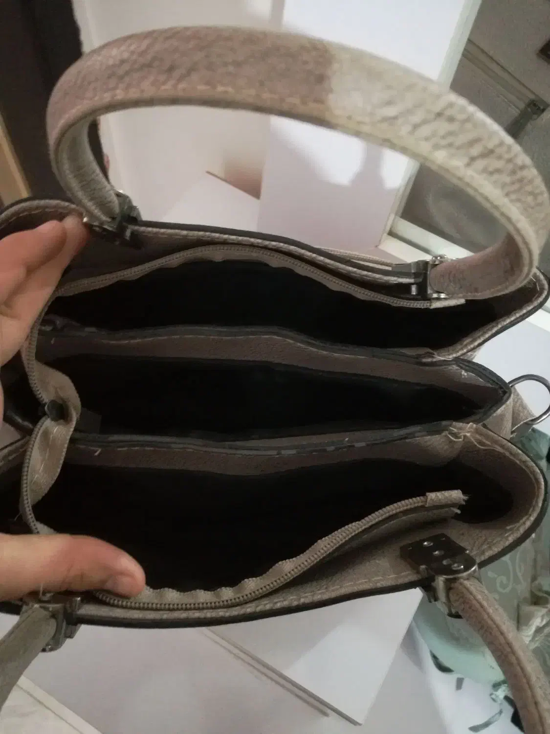 کیف|کیف، کفش، کمربند|ارومیه, |دیوار