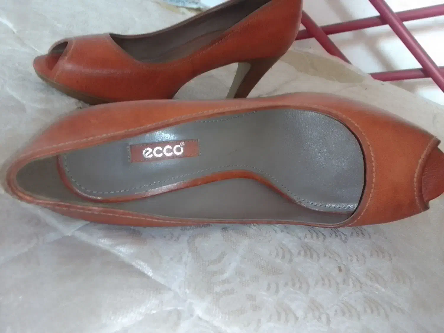 کفش پاشنه بلند مجلسی مارک eccoبرزیلی|کیف، کفش، کمربند|محمدشهر, شهرک پیام (مهرالبرز)|دیوار