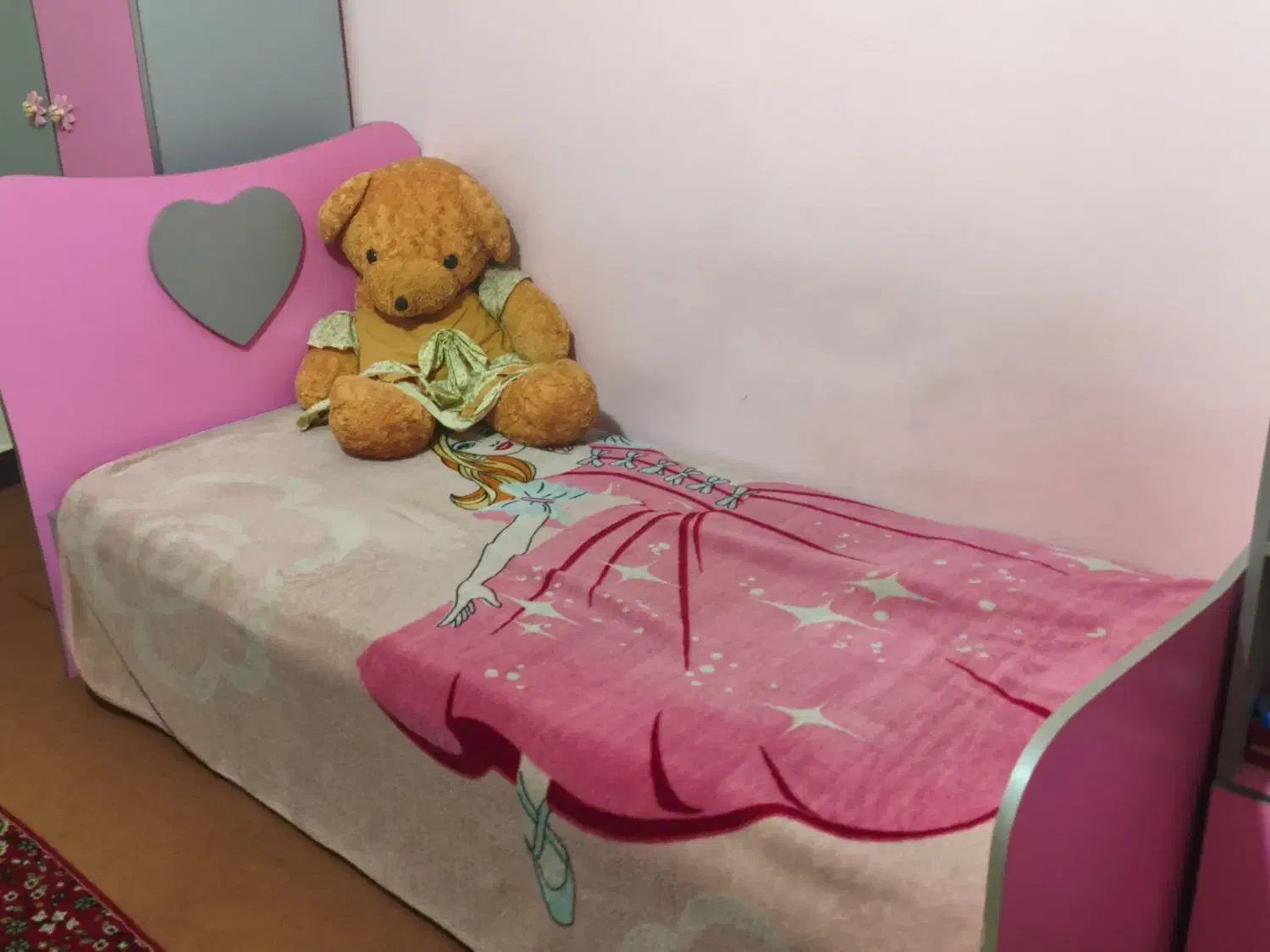 تخت،کمد،بوفه|تخت و سرویس خواب|شیراز, سفیرشمالی|دیوار