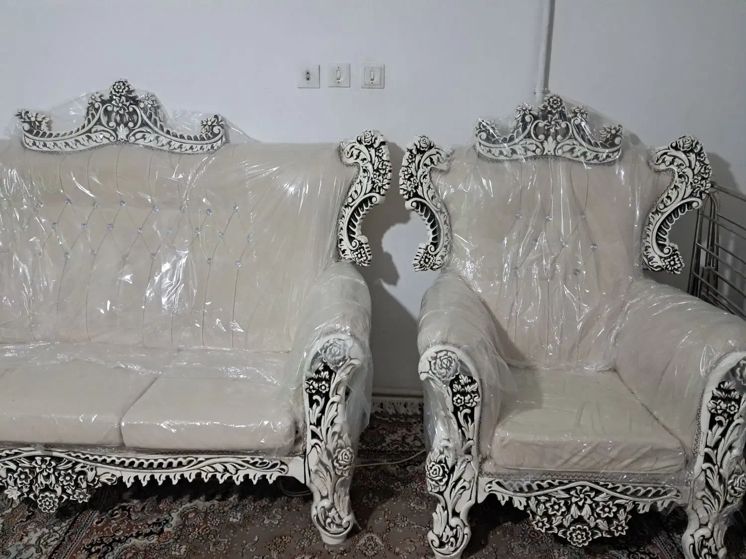 مبلمان ۷ نفره  کاملا سالم تمیز با یک عدد ویترین|مبلمان خانگی و میز عسلی|ورامین, ورامین|دیوار