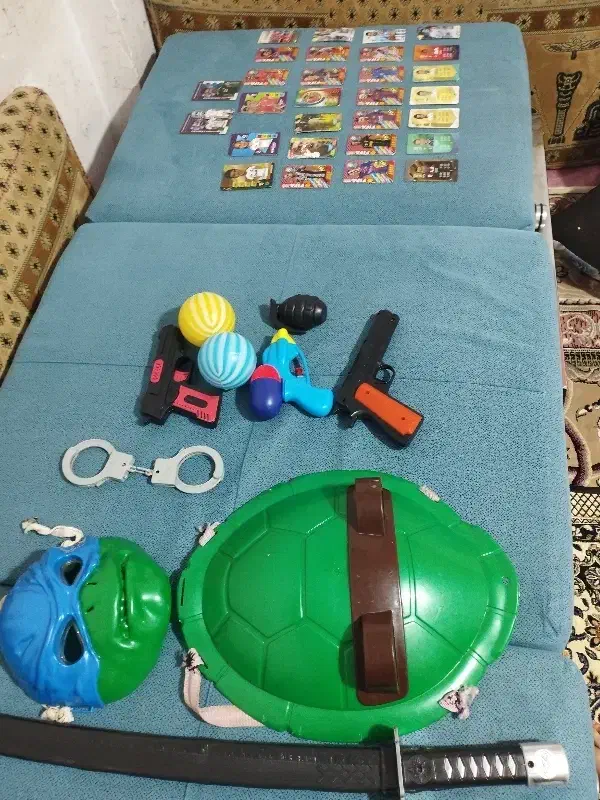 اسباب بازی های زیاد و کیندی های زیاد|اسباب‌‌بازی|صدرا-فارس, فاز ۱|دیوار