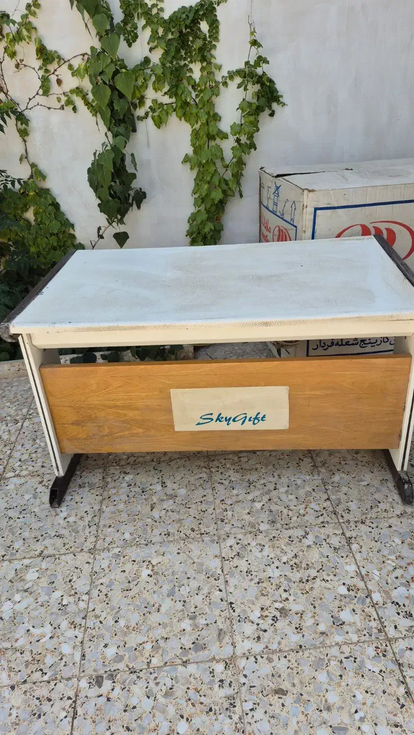 میز اداری . کامپیوتر. دفترکار|میز تحریر و کامپیوتر|خمینی‌شهر, |دیوار