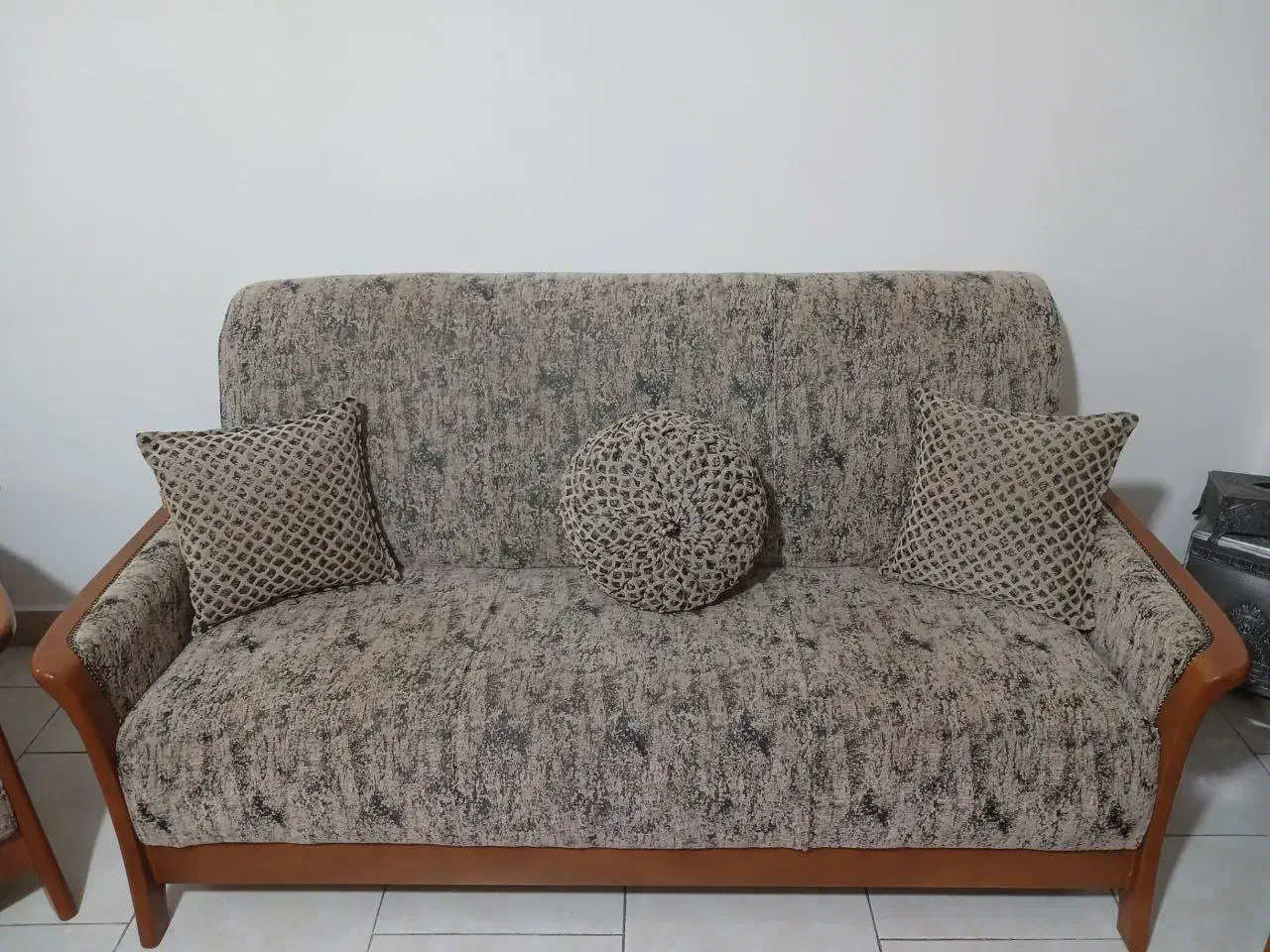 مبلمان ۷ نفره و میز نهار خوری ۴ نفره|مبلمان خانگی و میز عسلی|قرچک, شهرک طلائیه|دیوار