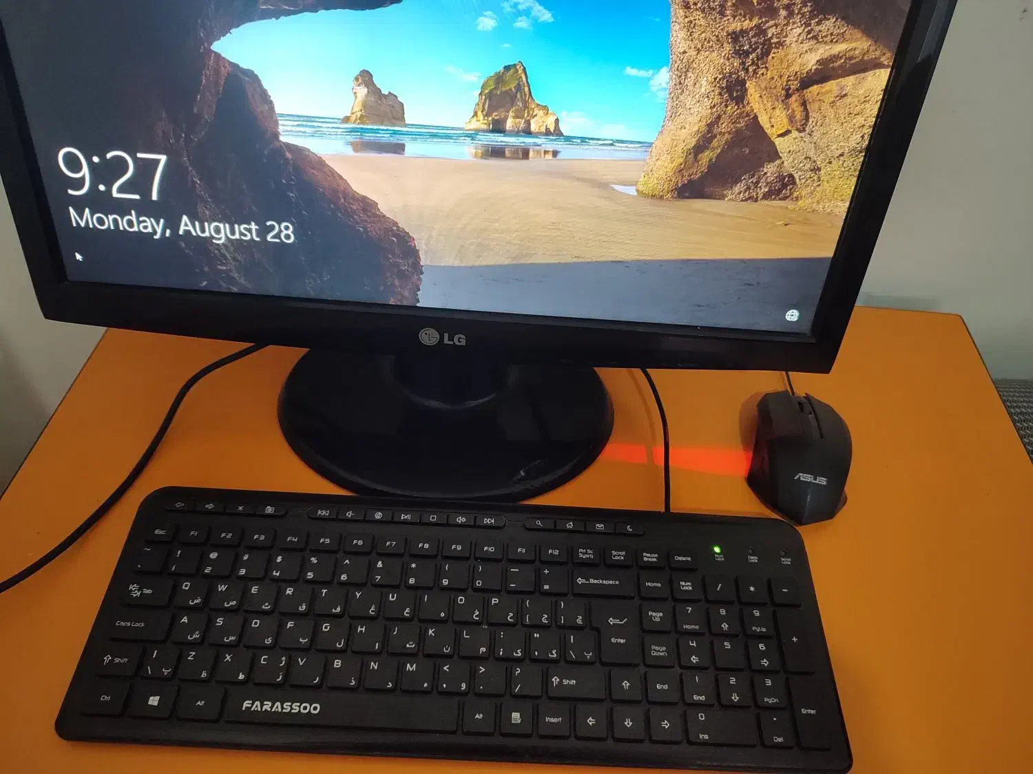 کامپیوتر همراه با وسایل|رایانه رومیزی|رشت, نظری|دیوار