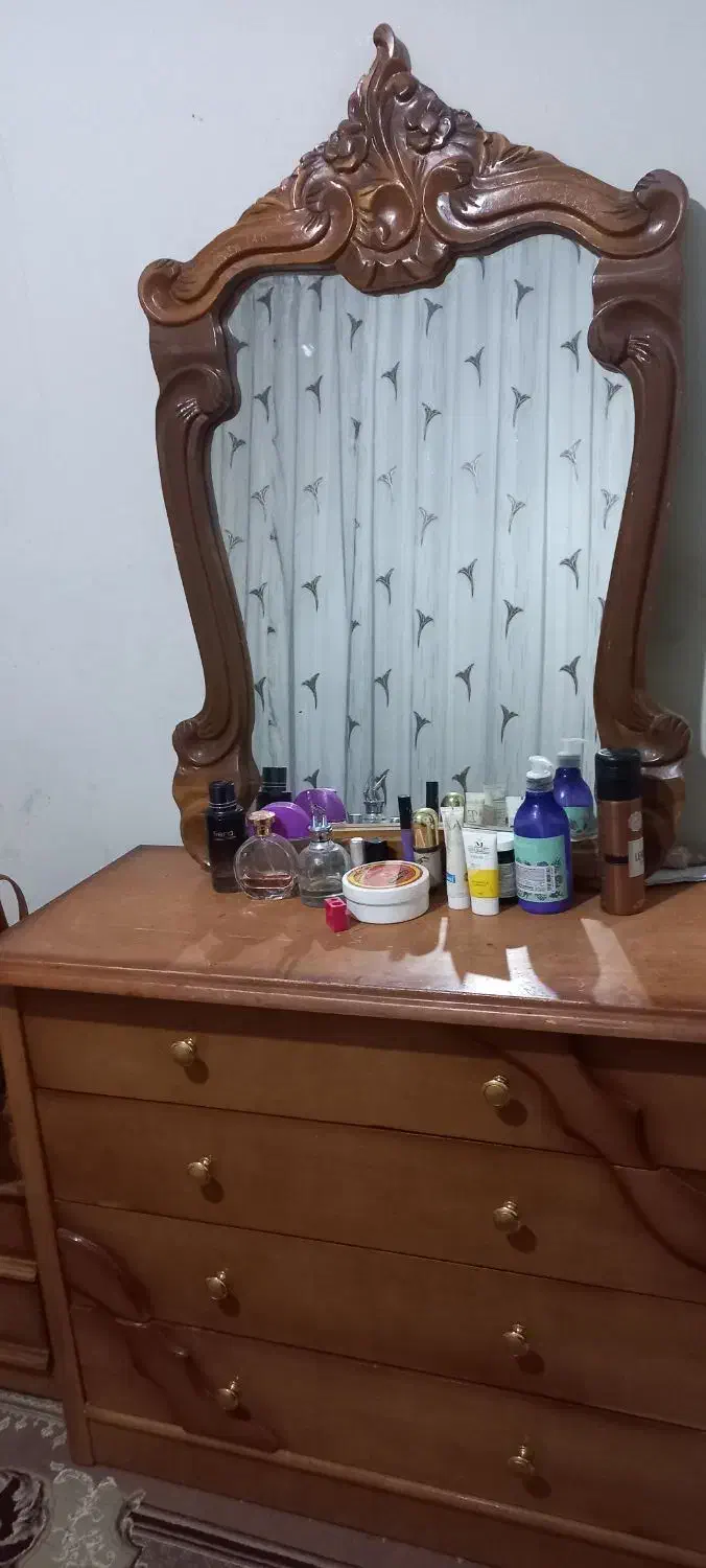 سرویس خواب دونفره کامل با میز آرایش و پاتختی|تخت و سرویس خواب|شیراز, پودنک|دیوار