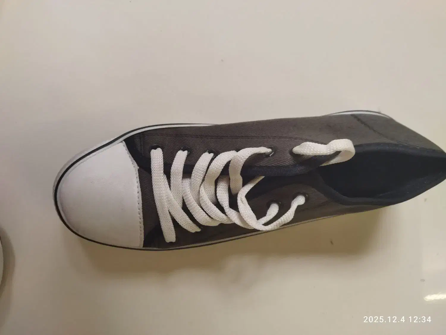 کفش اسپورت دخترانه|کیف، کفش، کمربند|شیراز, فرهنگ شهر|دیوار