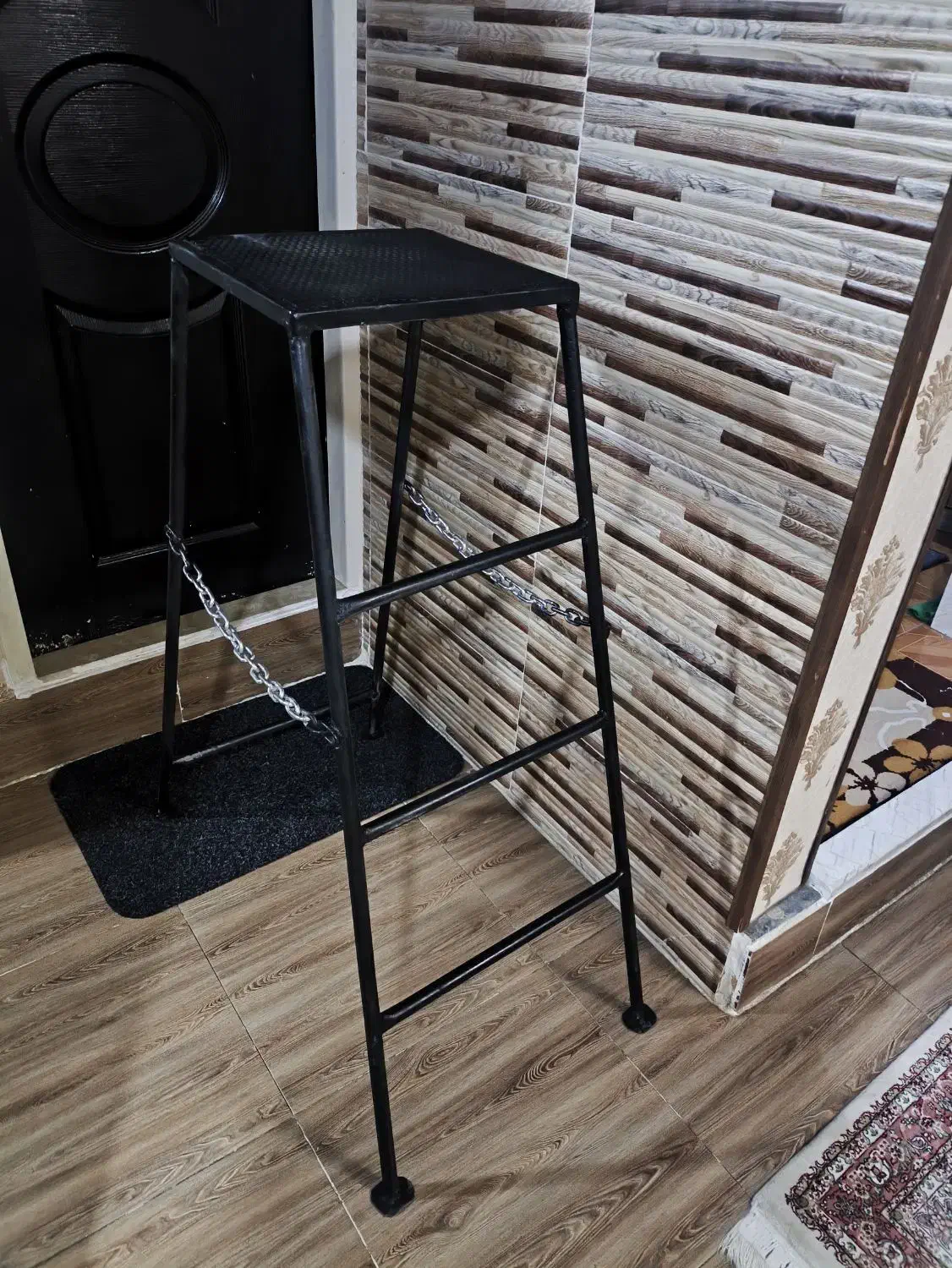 چهار پایه تاشو آهنی|صندلی و نیمکت|اسلام‌شهر, شهرک واوان|دیوار