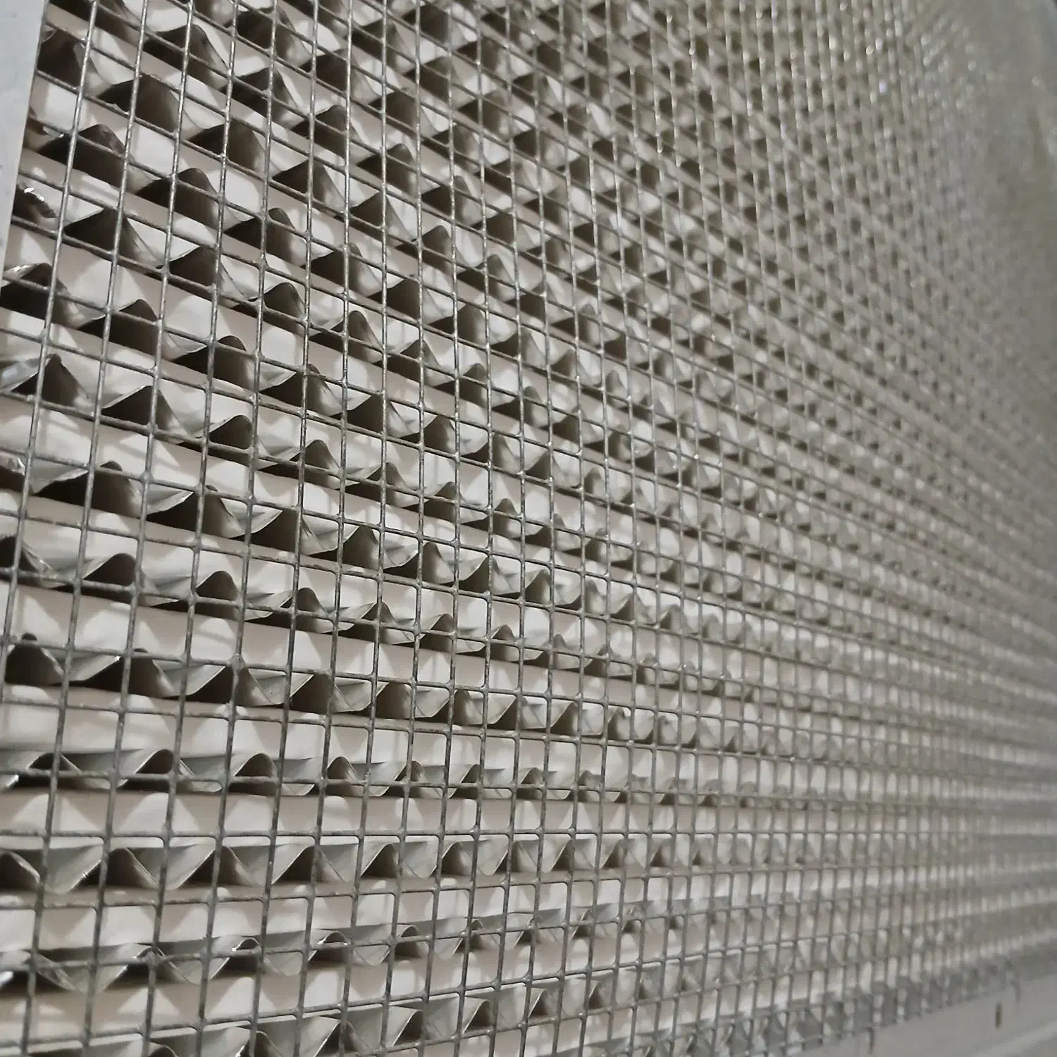 دستگاه تصفیه هوا|پنکه و تصفیهکنندهٔ هوا|پردیس, فاز ۳|دیوار