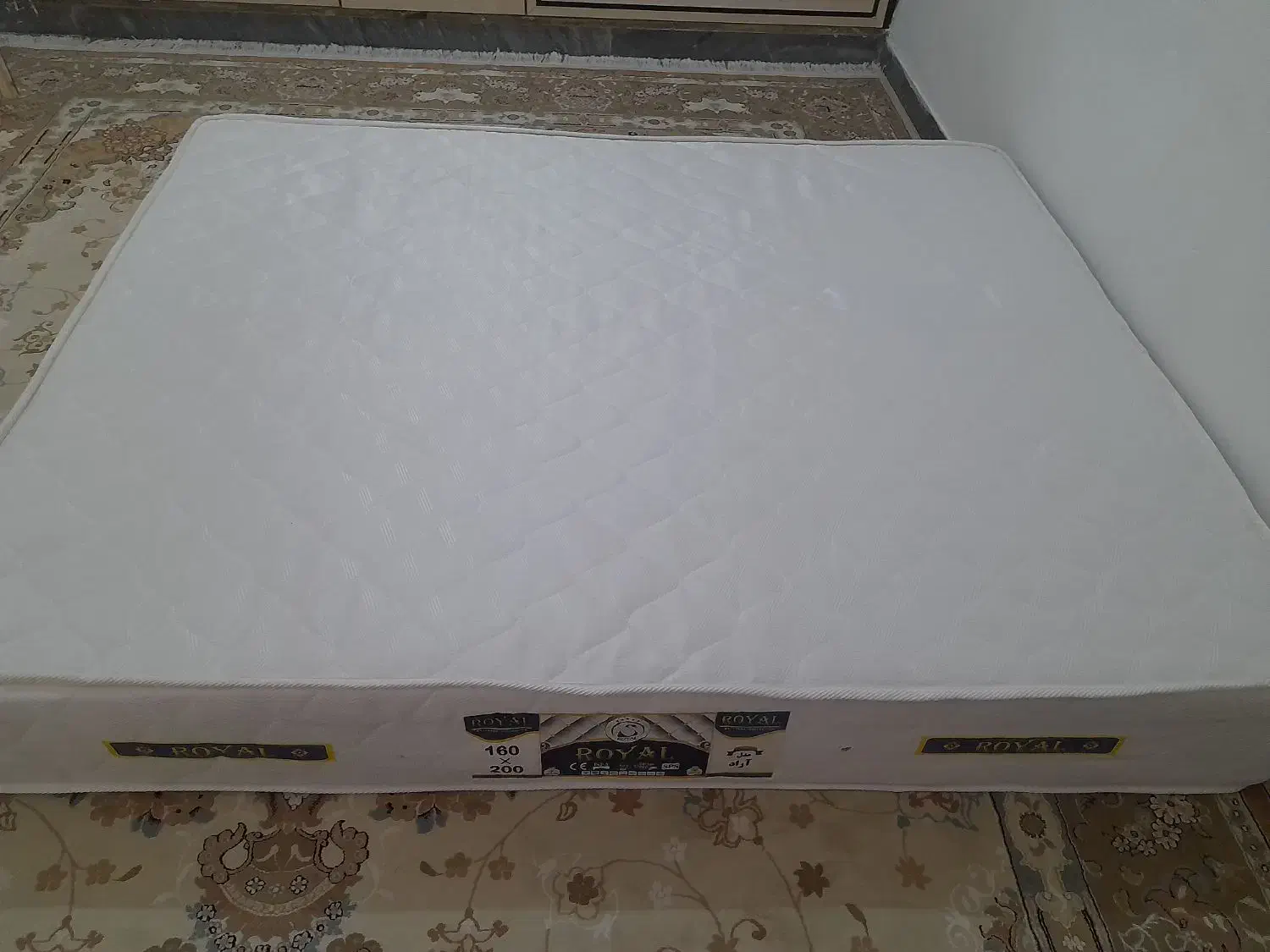 تشک . تختخواب|تشک تختخواب|آبدانان, |دیوار