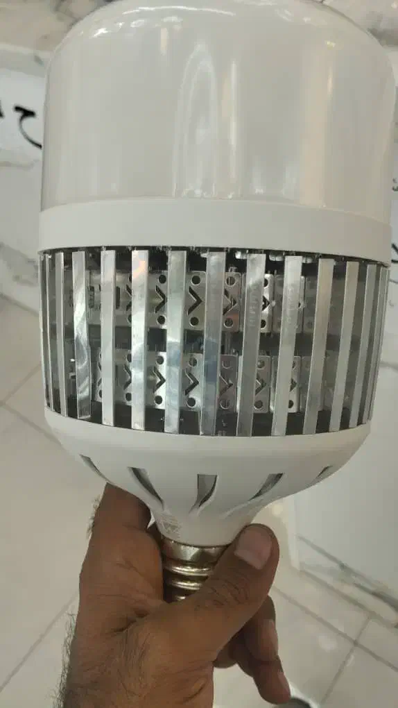 لامپ ۱۰۰ وات ال ای دی|لامپ و چراغ|اصفهان, نقش جهان|دیوار