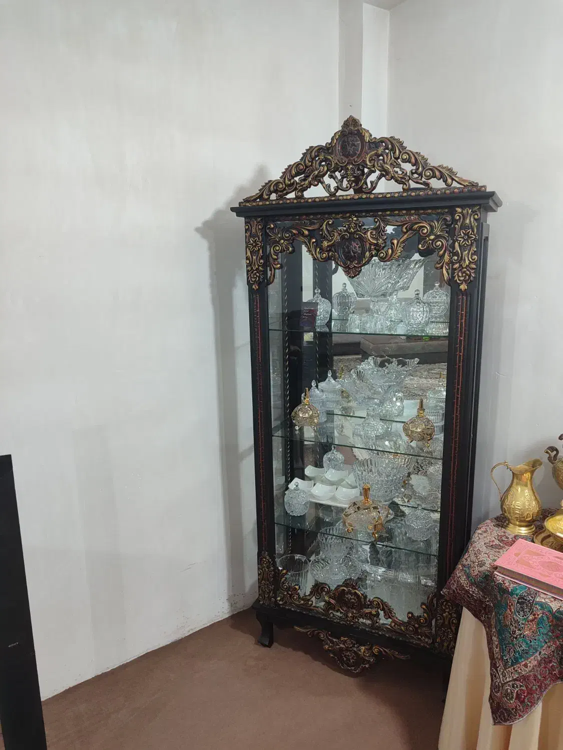 بوفه ویترین ایستاده تمییز و سالم|بوفه، ویترین، کنسول|گنبد کاووس, |دیوار