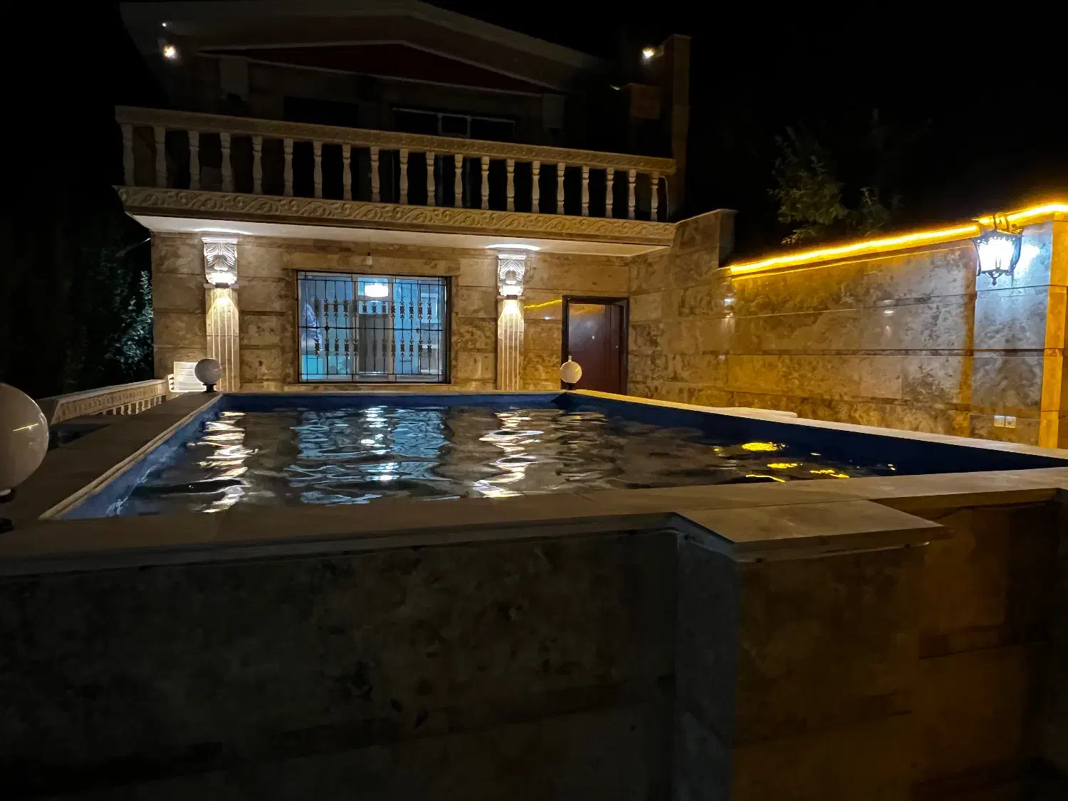 ویلا باغ اجاره ای|اجارهٔ کوتاهمدت ویلا و باغ|اراک, |دیوار