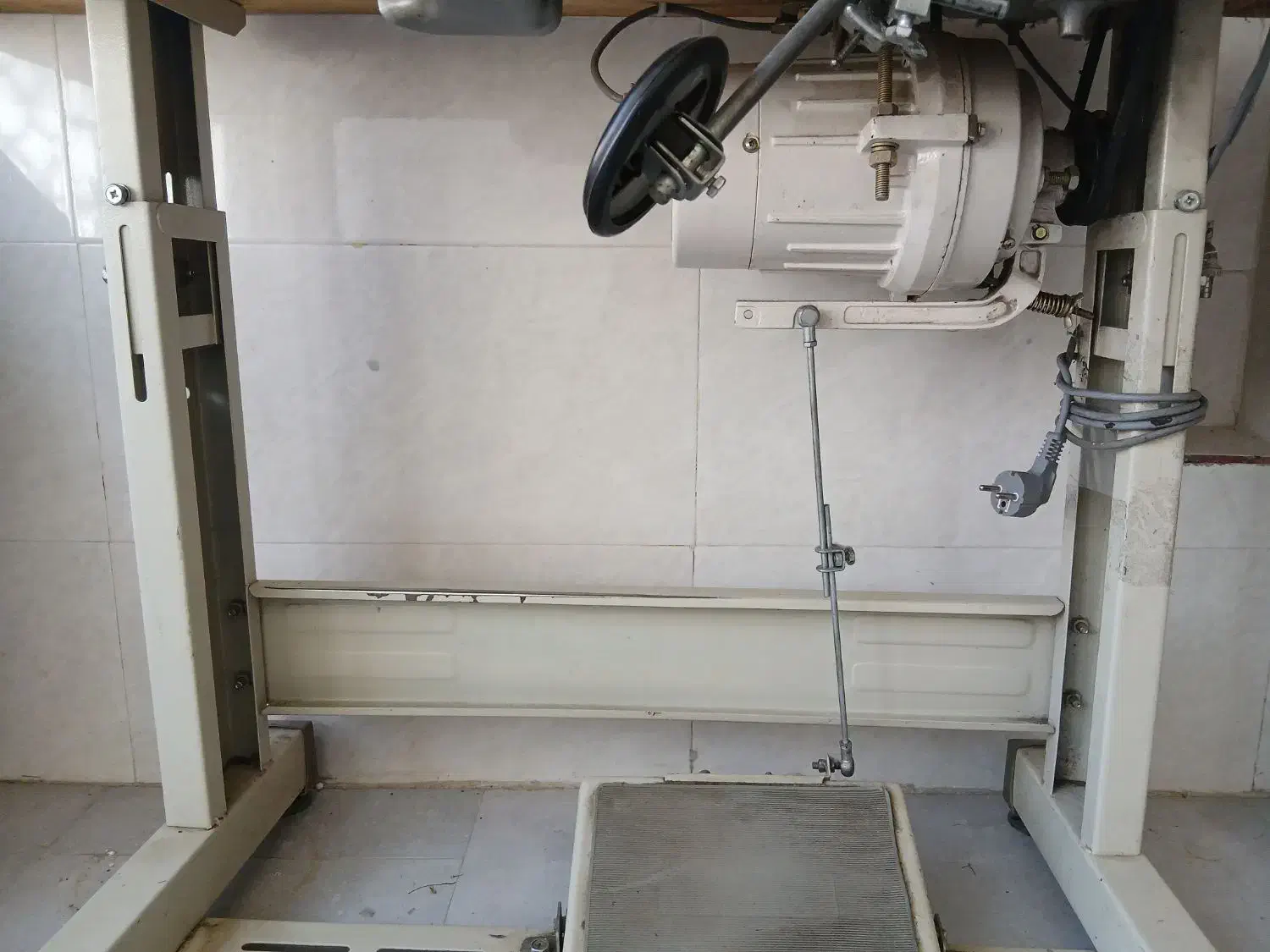 چرخ خیاطی|چرخ خیاطی و ریسندگی|بیجار, |دیوار